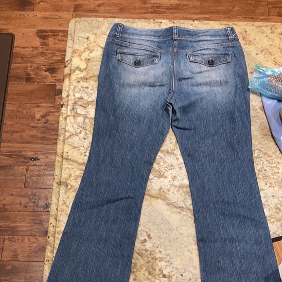 Jeans - Picture 9 of 16